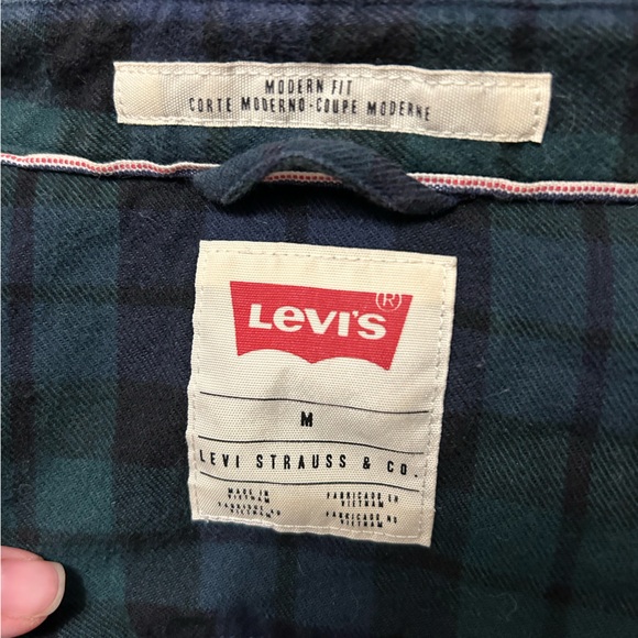Levi’s Modern Fit Flannel (Snap Closure) - Picture 3 of 3